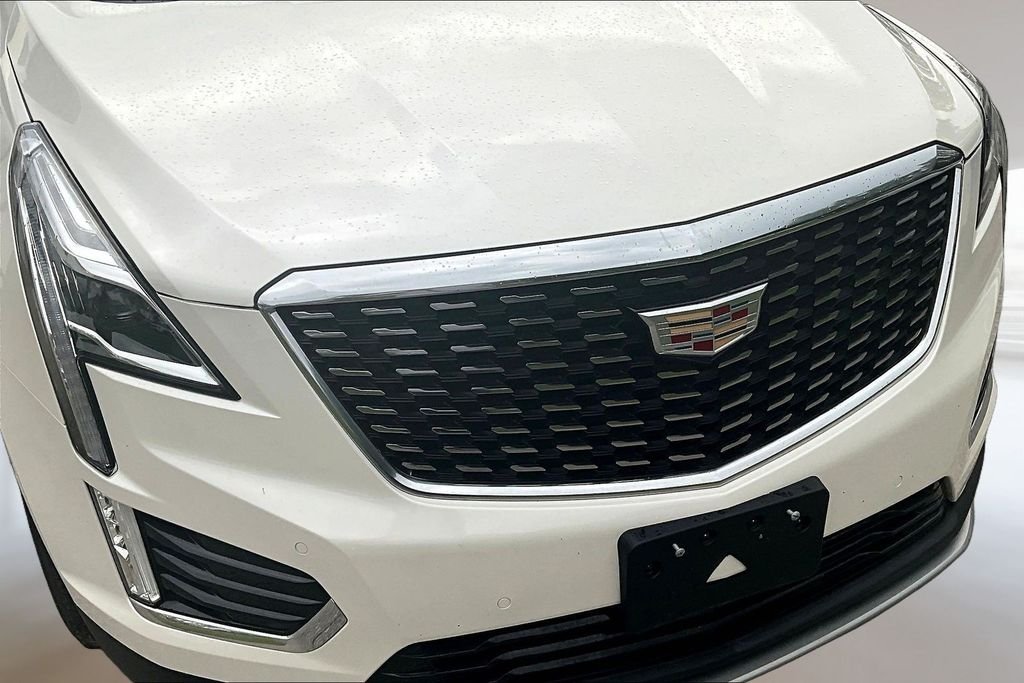 Used 2024 Crystal White Cadillac Premium Luxury image 32