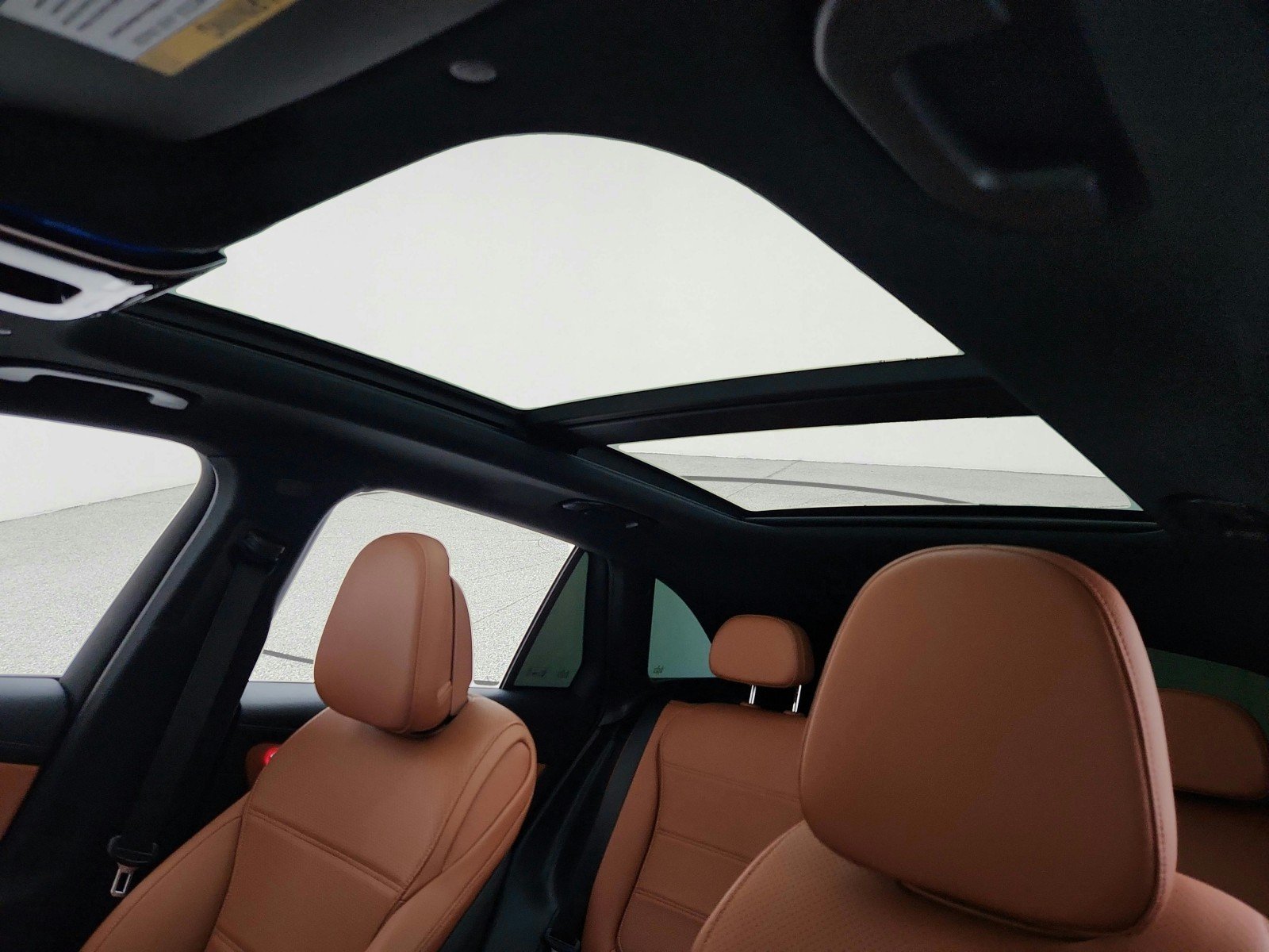 Used 2023 Black Mercedes-Benz GLC 300 image 18