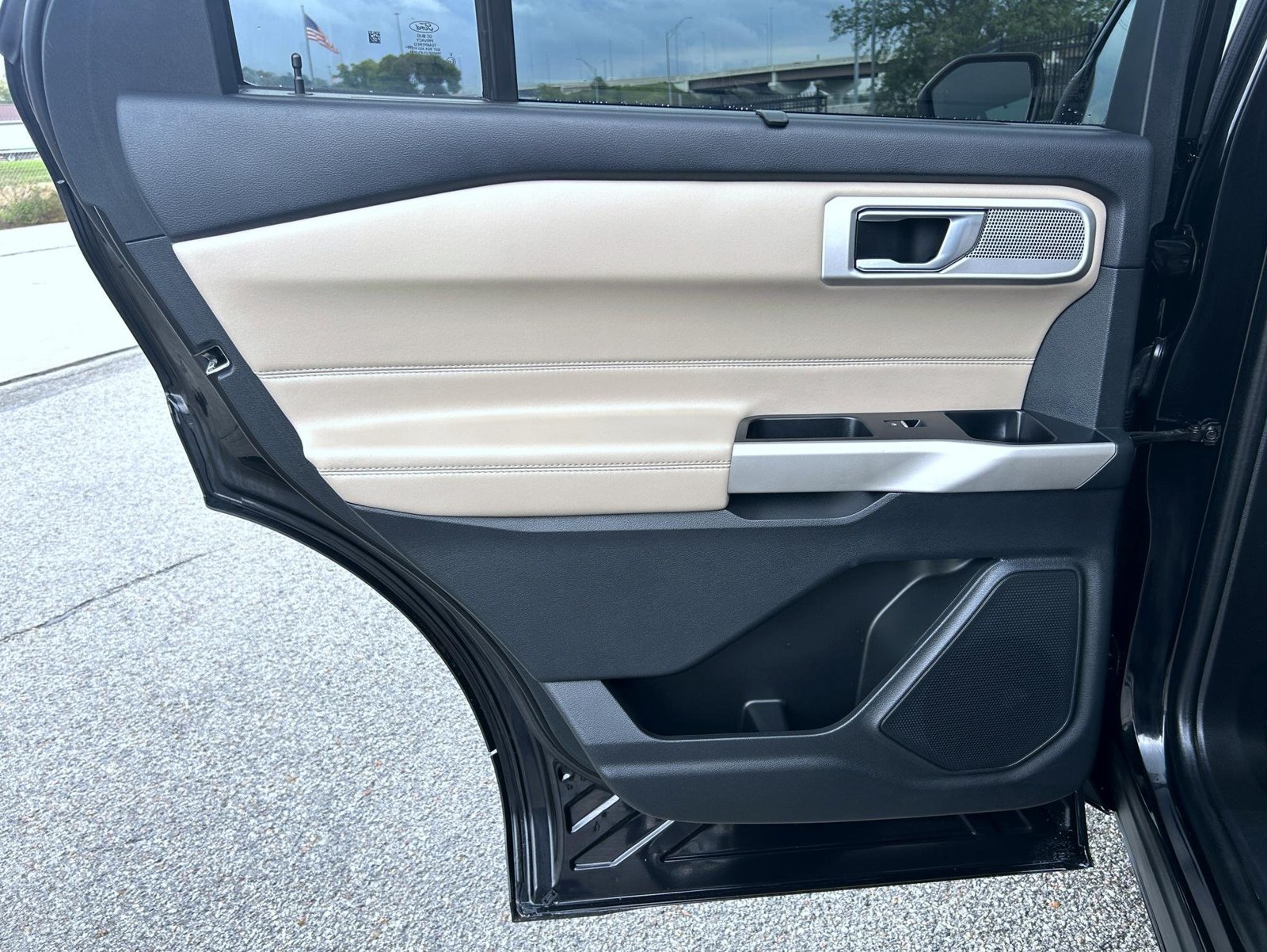 Used 2022 Black Ford Limited image 17