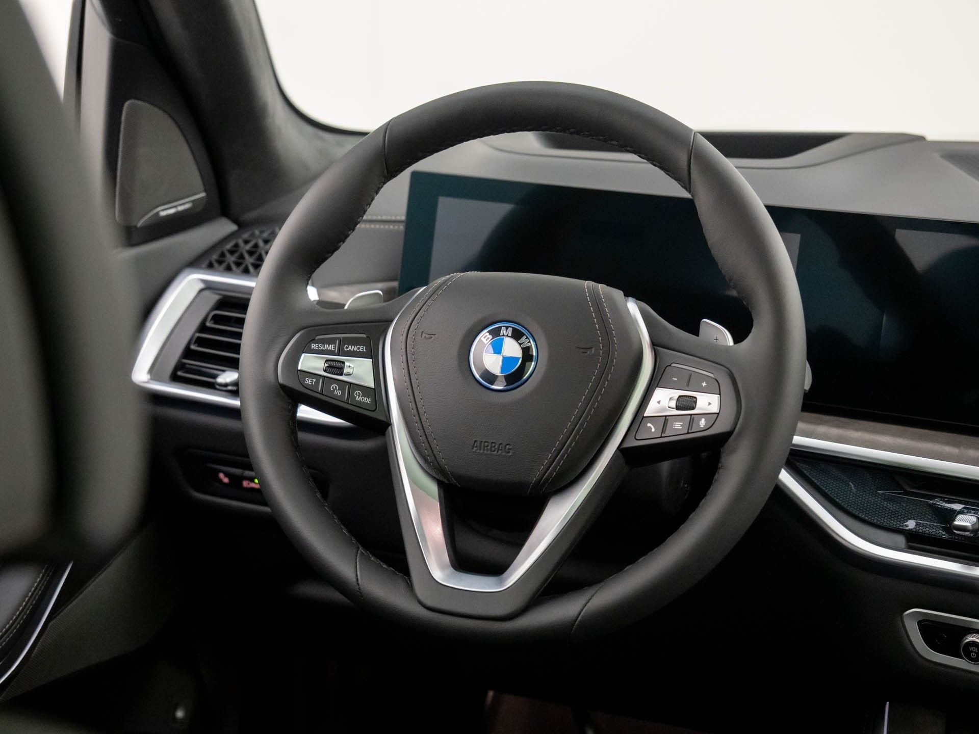 New 2026 Skyscraper Grey Metallic BMW xDrive50e image 11
