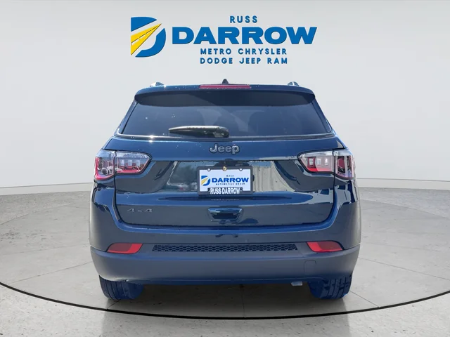 New 2026 Fathom Blue Pearl-Coat Exterior Paint Jeep Latitude image 4