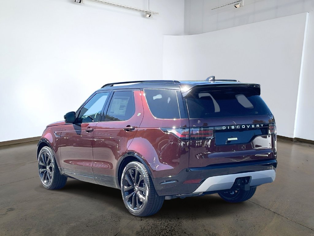 New 2026 Sedona Red Land Rover  image 6