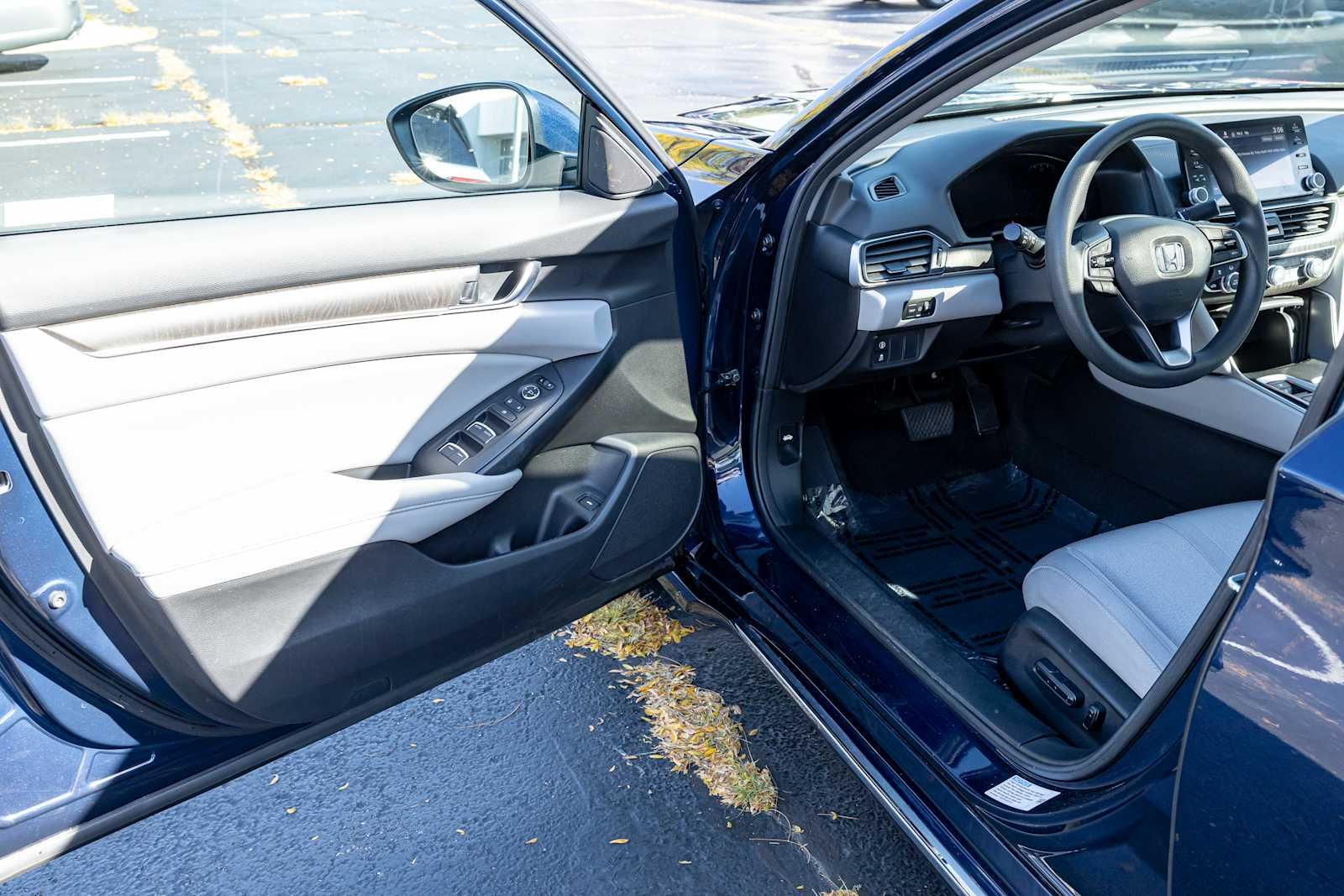 Used 2020 Obsidian Blue Pearl Honda EX image 12