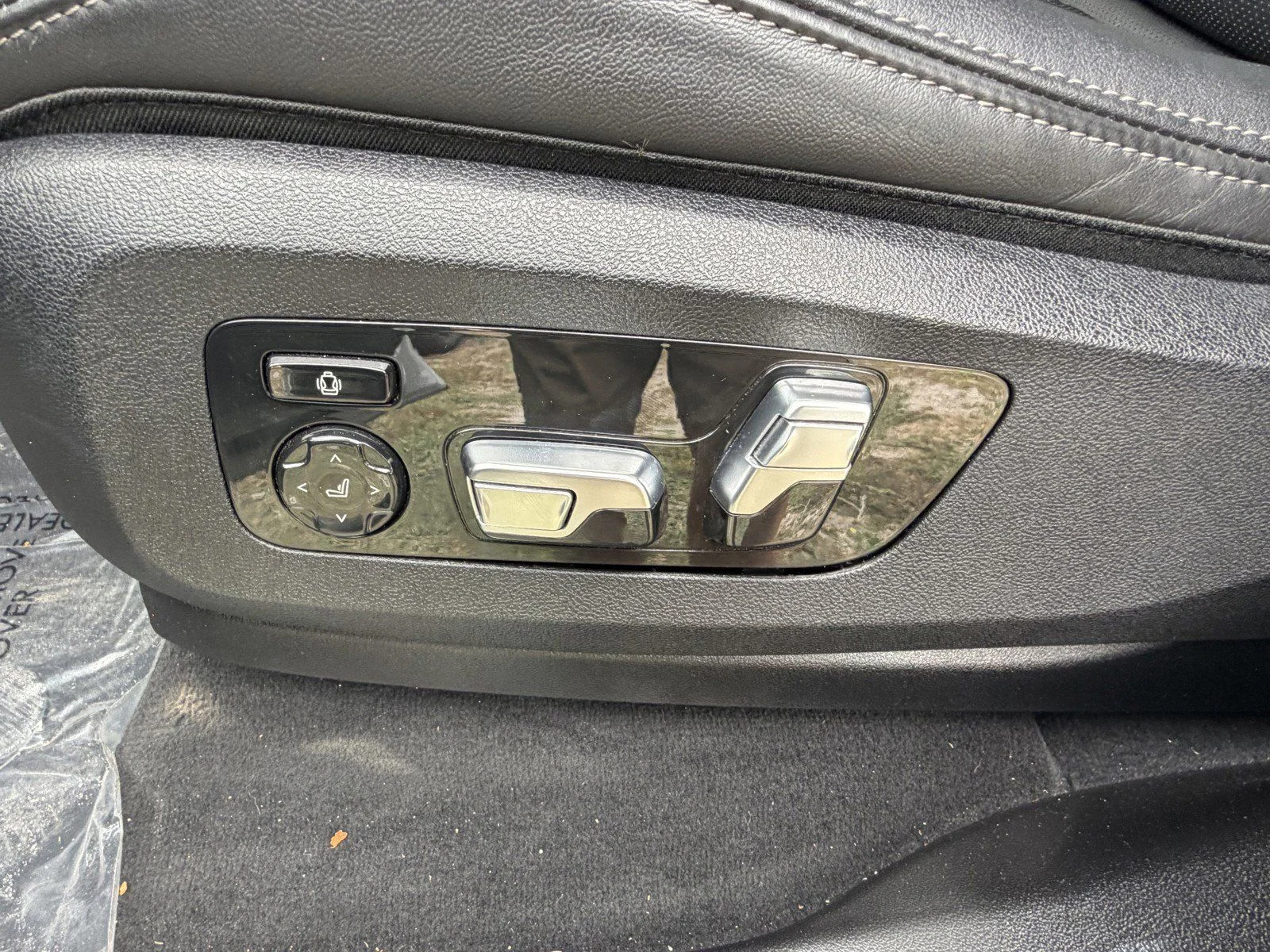 Certified Used 2024 Brooklyn Grey Metallic BMW M60i image 26