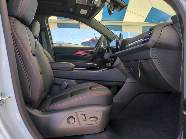 Used 2026 Polar White Tricoat Chevrolet RS image 34