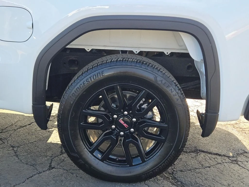 Used 2024 White GMC Elevation image 16