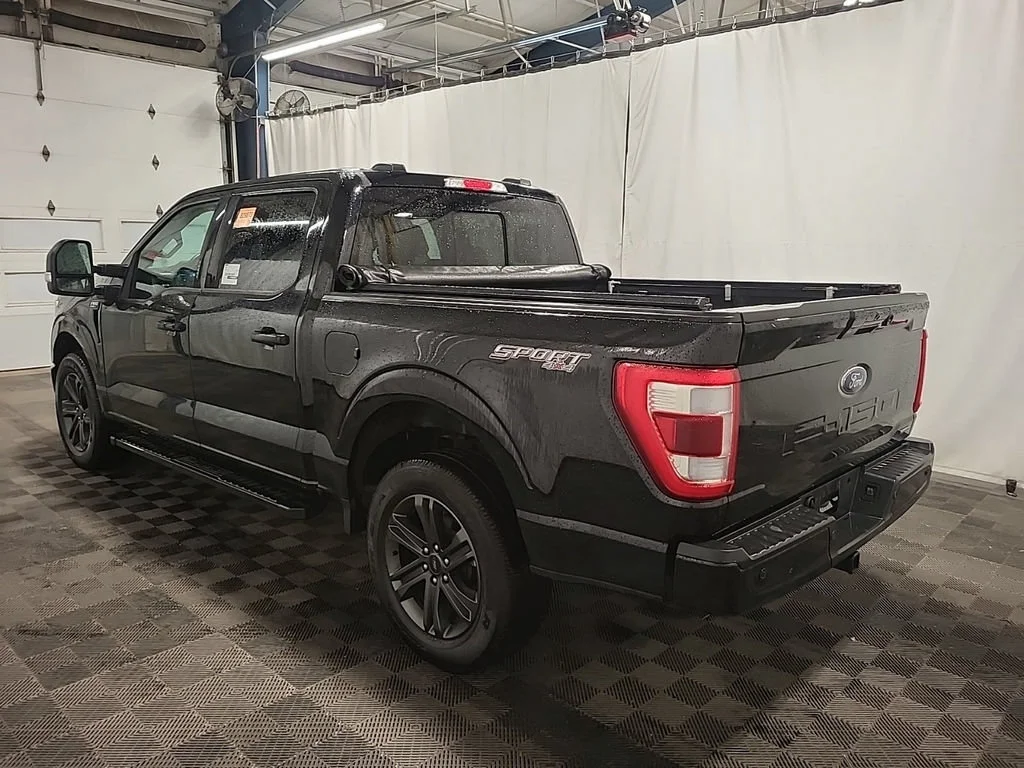 Used 2023 Agate Black Metallic Ford Lariat image 4
