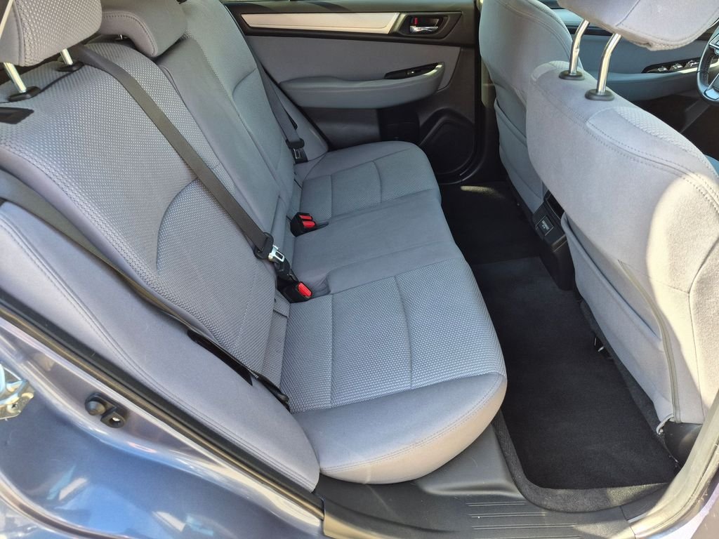 Used 2018 Blue Subaru 2.5i Premium image 17