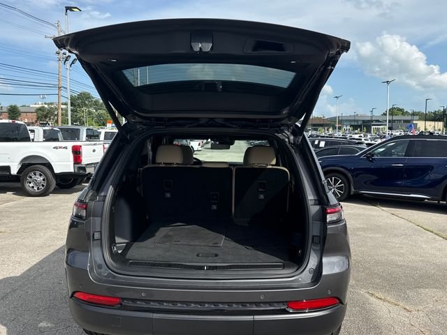 Used 2025 Gray Jeep Limited image 9