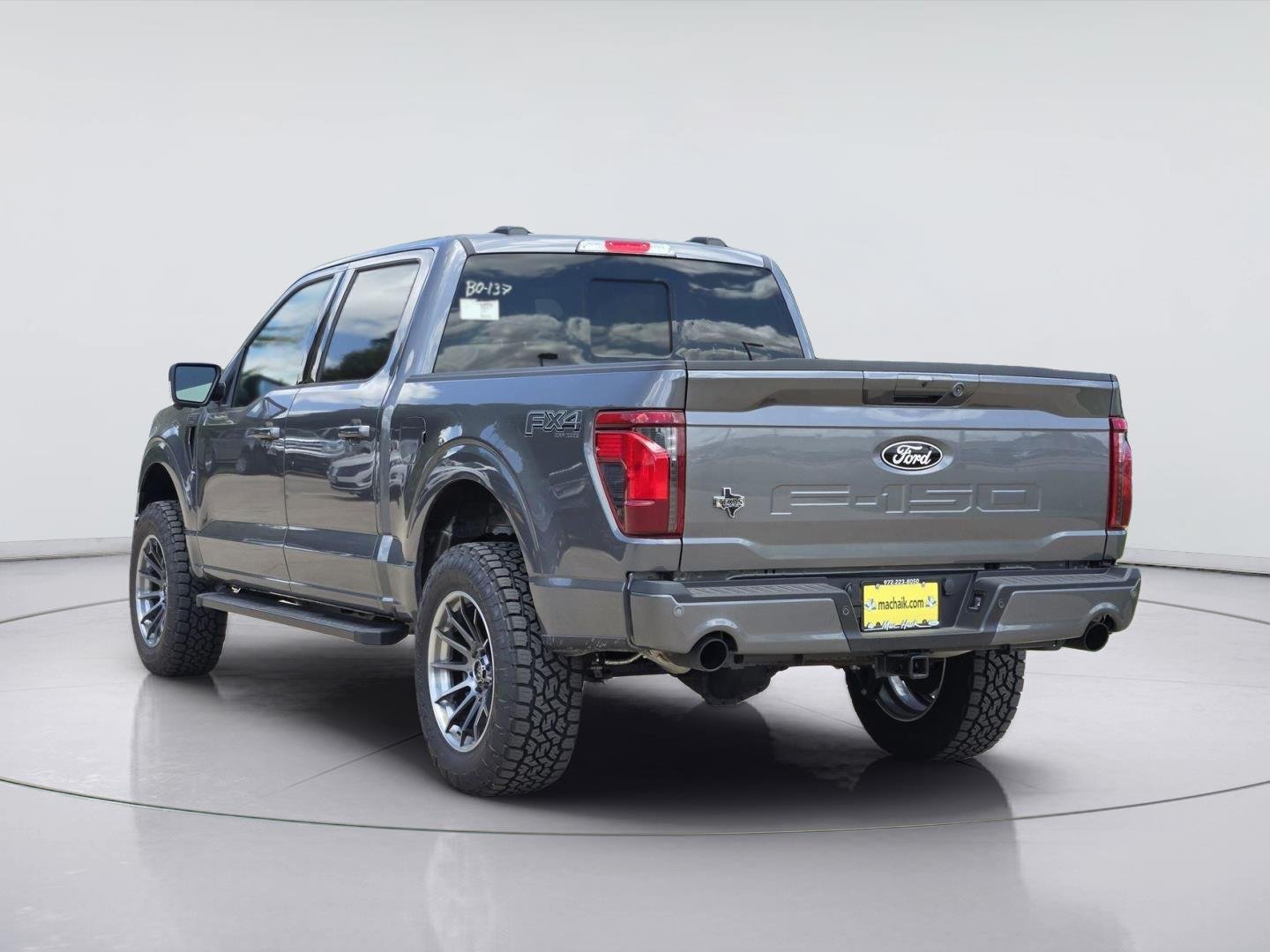 New 2026 Carbonized Gray Metallic Ford XLT image 3