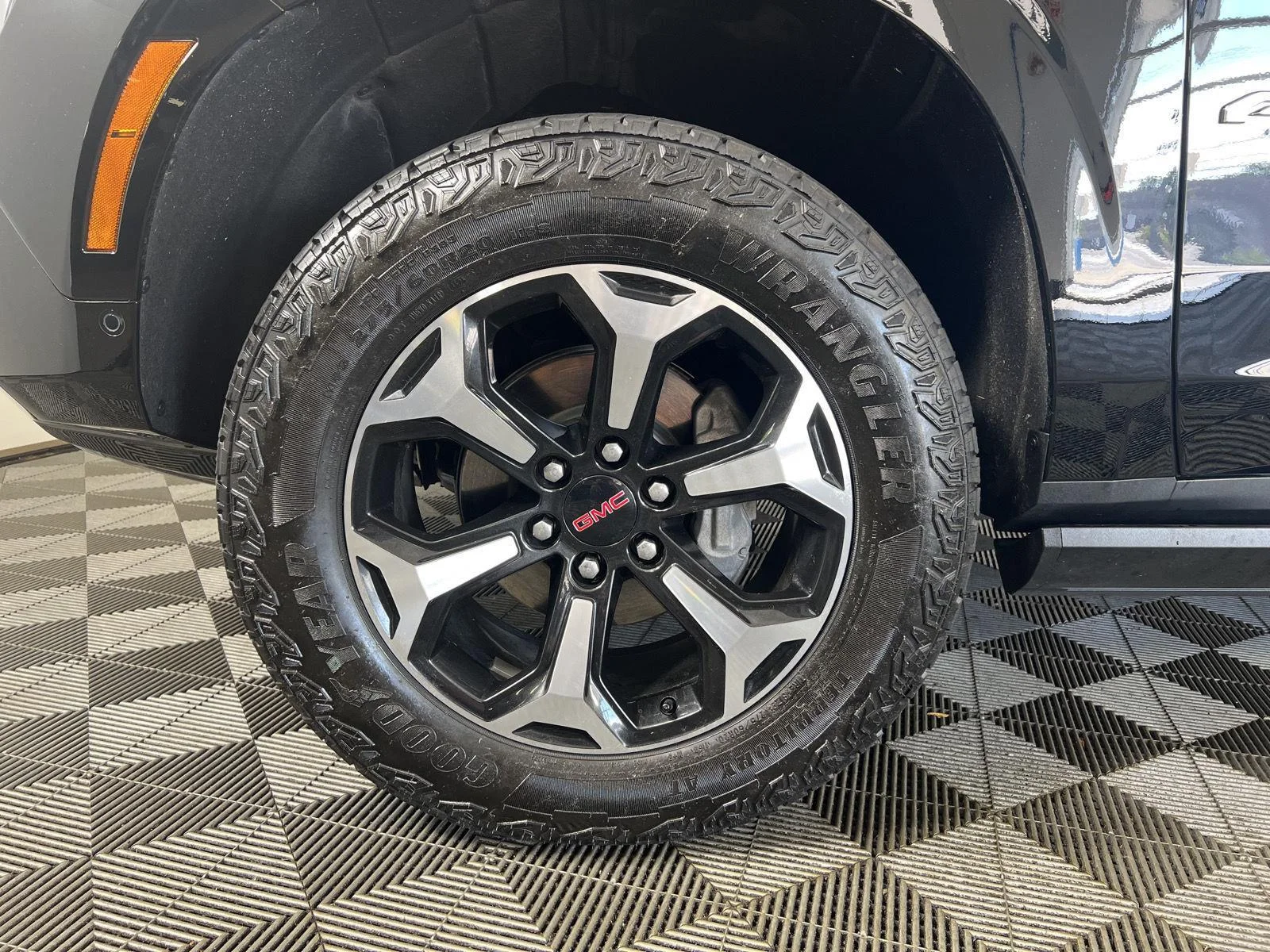 Used 2026 Onyx Black GMC AT4 image 37