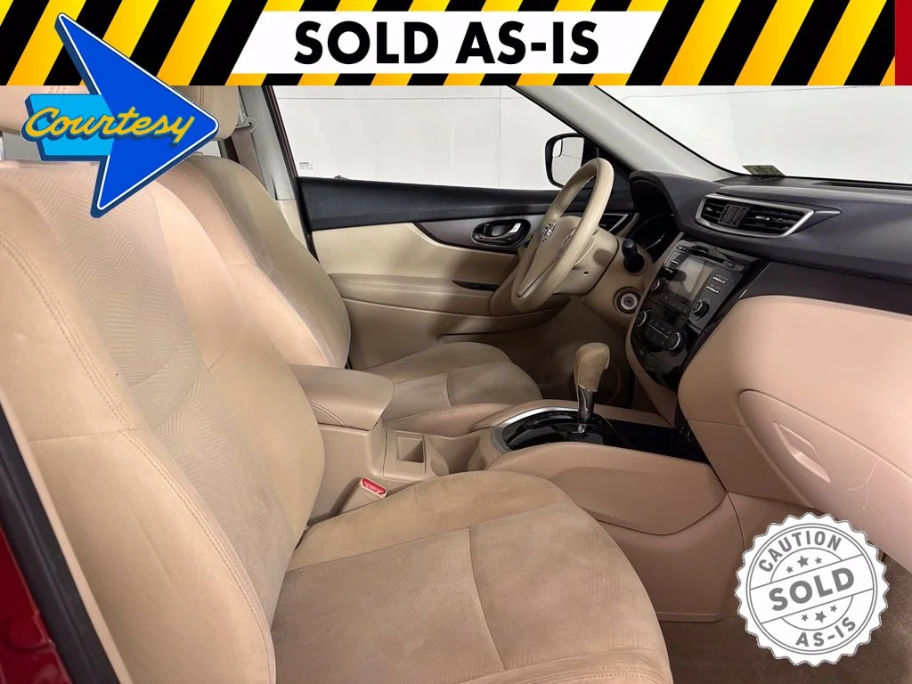 Used 2015 Red Nissan S image 14