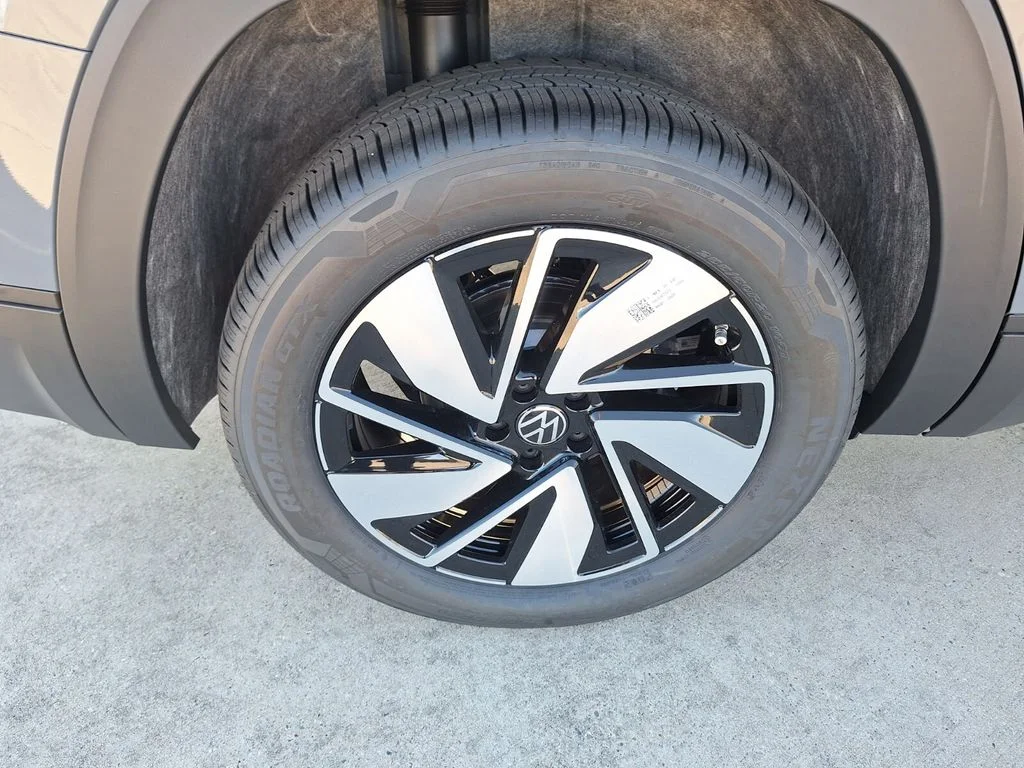 New 2026 Gray Volkswagen 2.0T SE w/Technology image 28