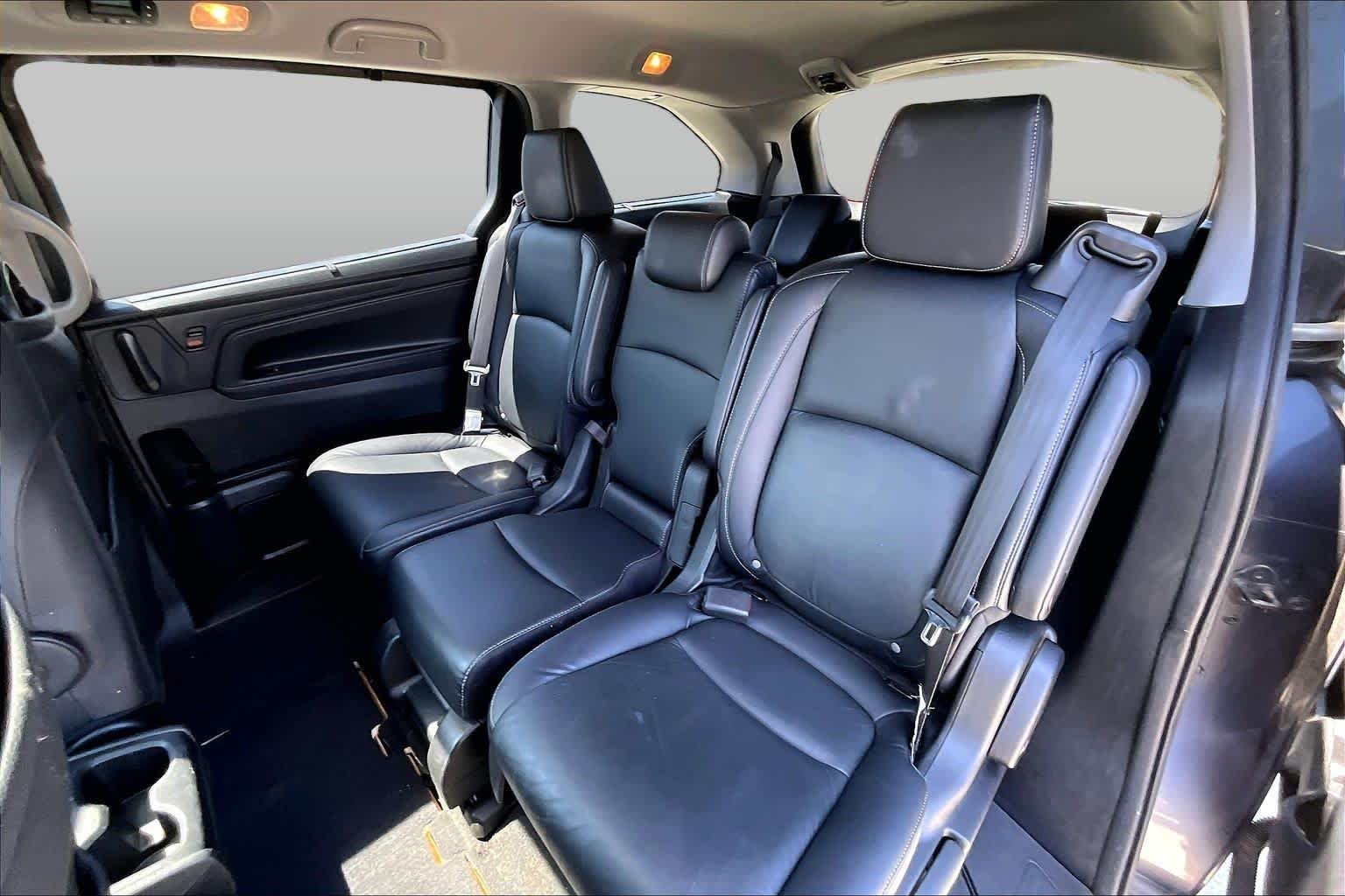 Used 2022 Modern Steel Metallic Honda Touring image 19