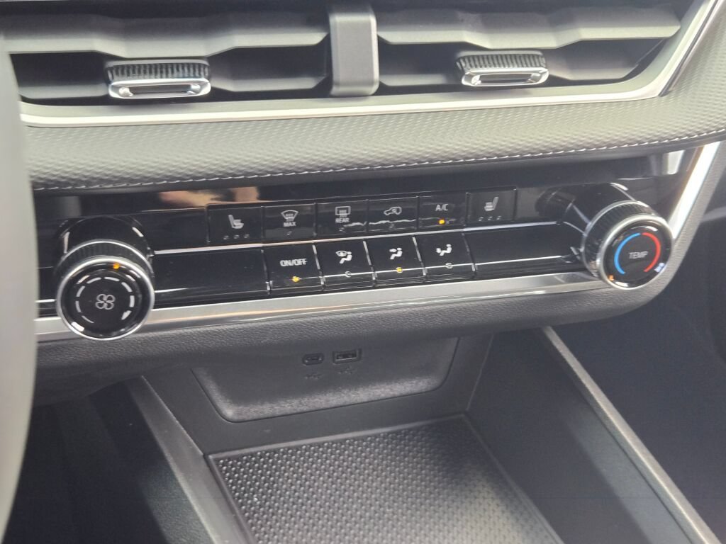 2027 Chevrolet Equinox LT - Photo 20