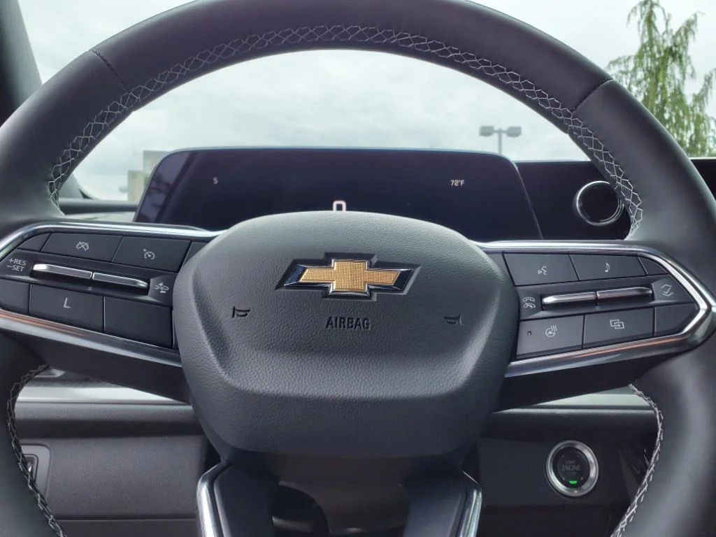 Used 2024 Sterling Gray Metallic Chevrolet FWD LT image 8