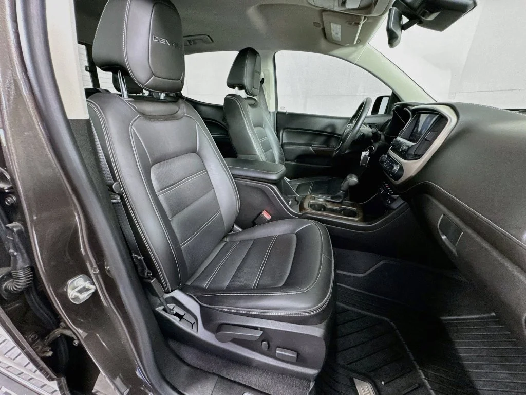 Used 2020 Gray GMC Denali image 33