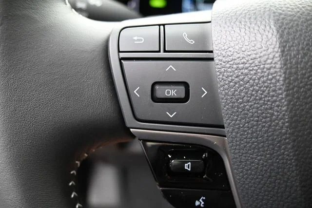 Used 2026  Toyota SE image 19