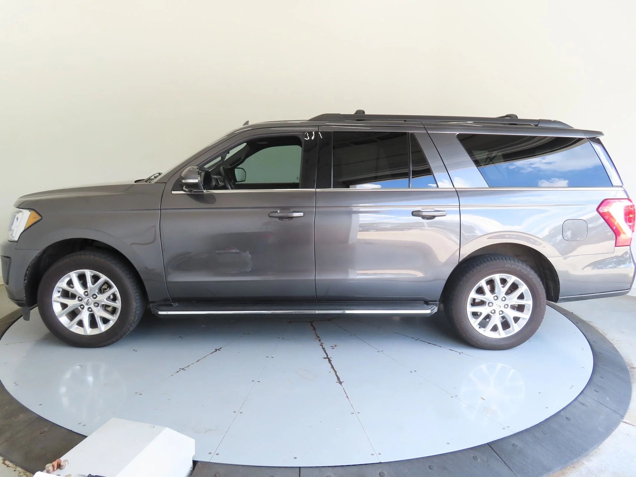 Used 2021 Gray Ford XLT image 7