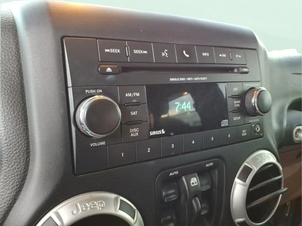 Used 2018 Gray Jeep Unlimited Sahara image 20