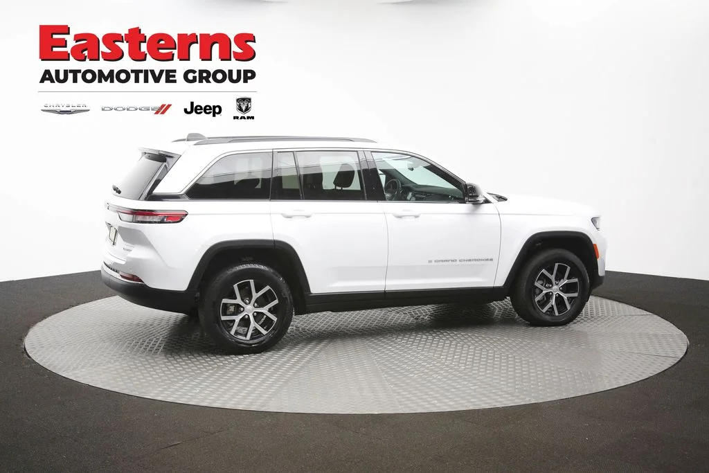 Used 2025 White Jeep Limited image 46