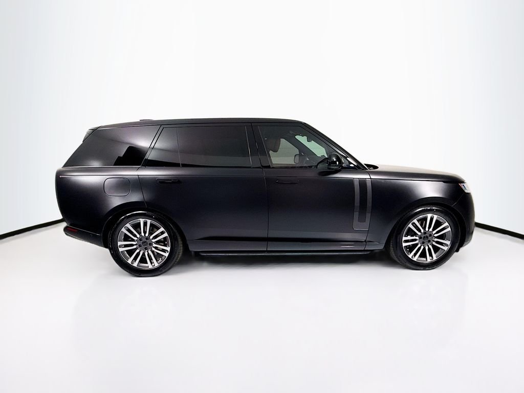 New 2026 Obsidian Black Satin Land Rover SE image 4