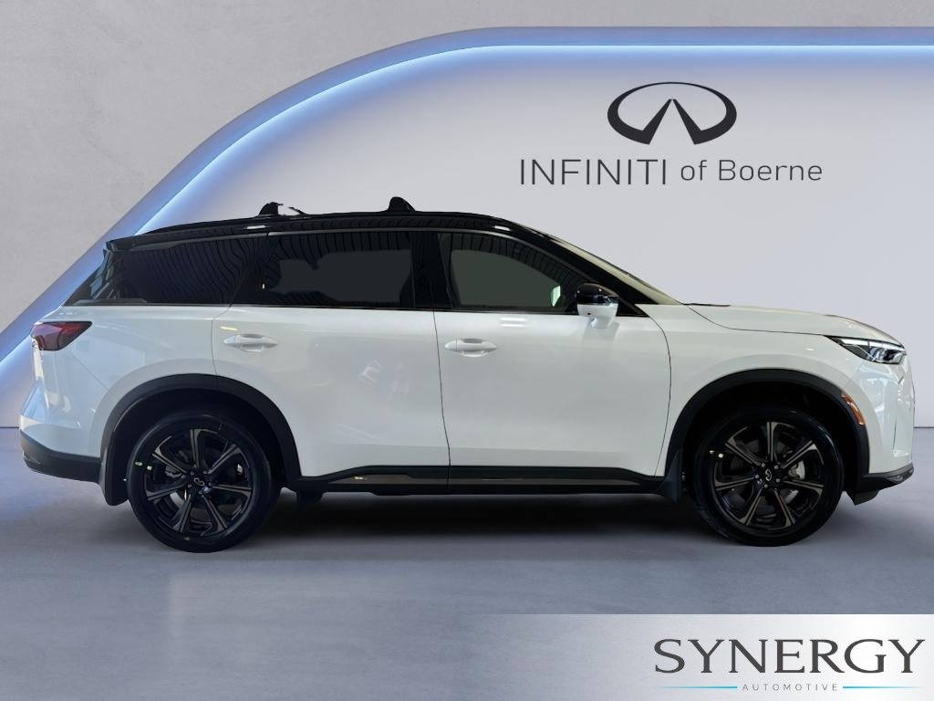 New 2027 2T RAD WHT INFINITI Autograph AWD image 7