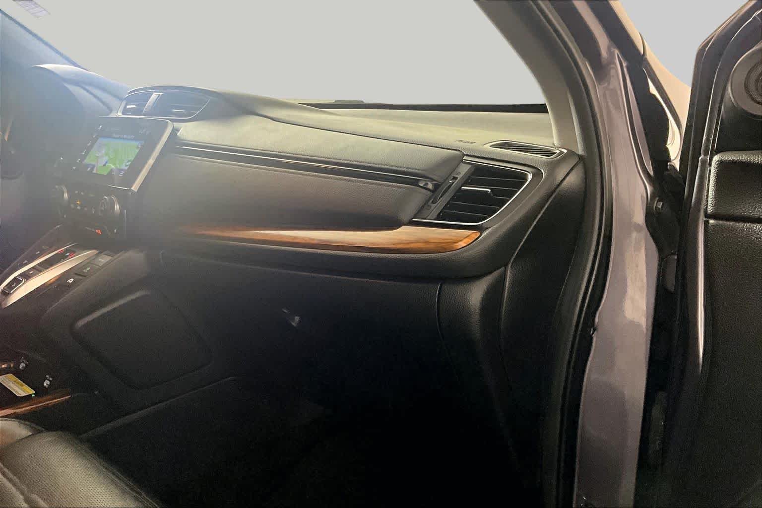 Used 2021 Modern Steel Metallic Honda Touring image 17
