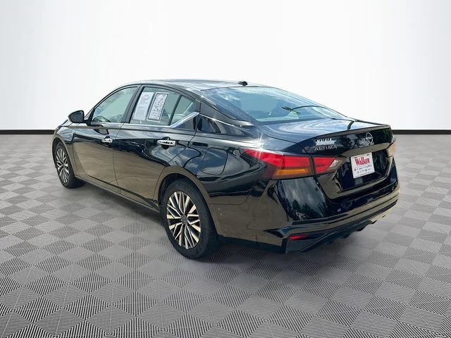 Used 2025 Black Nissan 2.5 SV image 5