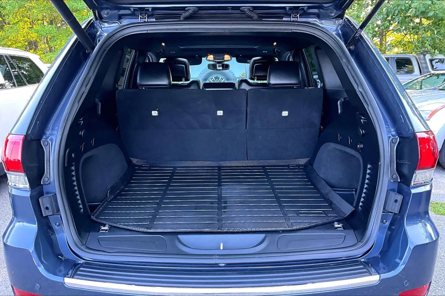 Used 2021 Slate Blue Pearlcoat Jeep Limited image 31
