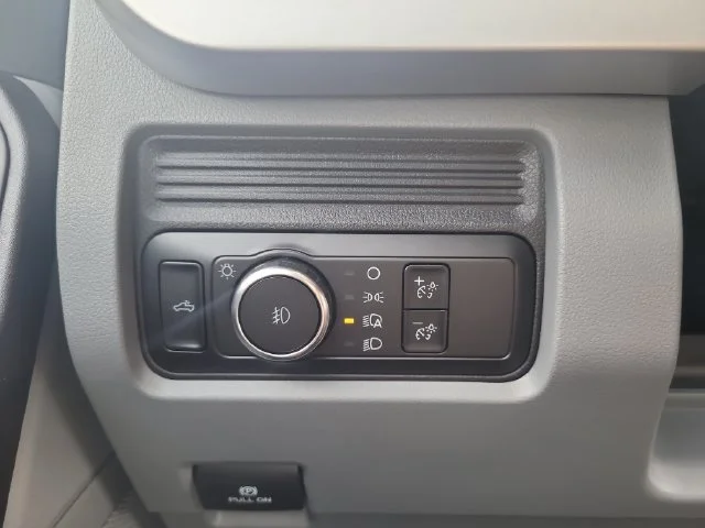 New 2027 Oxford White Ford XL 4WD CREW CAB image 30