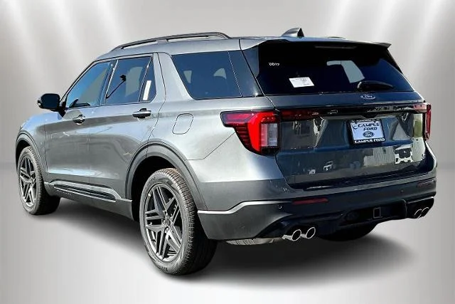 2026 Ford Explorer ST - Photo 16