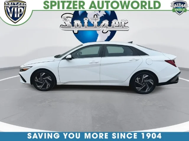 Used 2025 White Hyundai Limited image 10