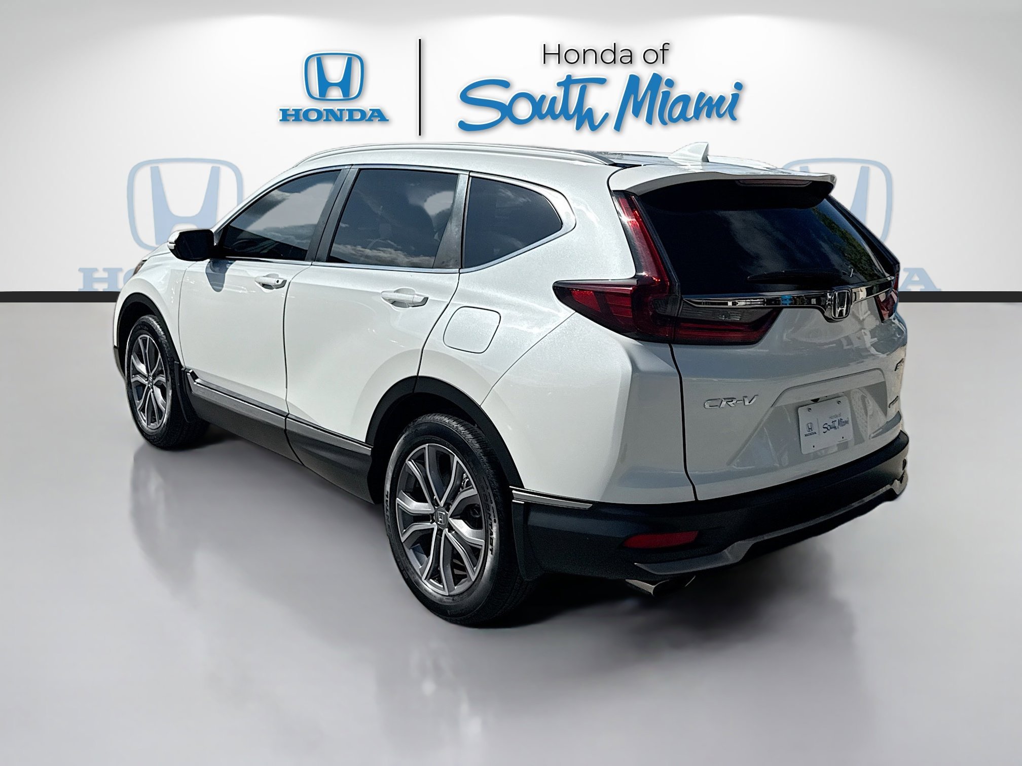 Certified Used 2022 Platinum White Pearl Honda Touring image 5