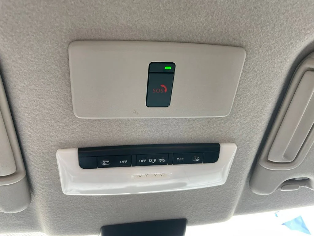Used 2024 Super Black Nissan SR image 37