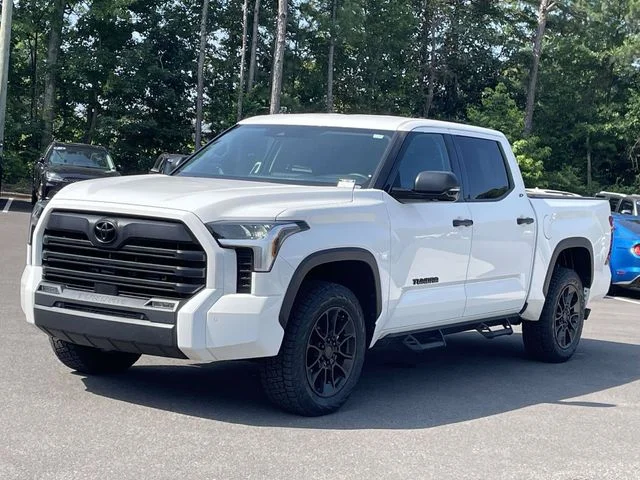 Used 2023 Ice Cap Toyota SR5 image 29