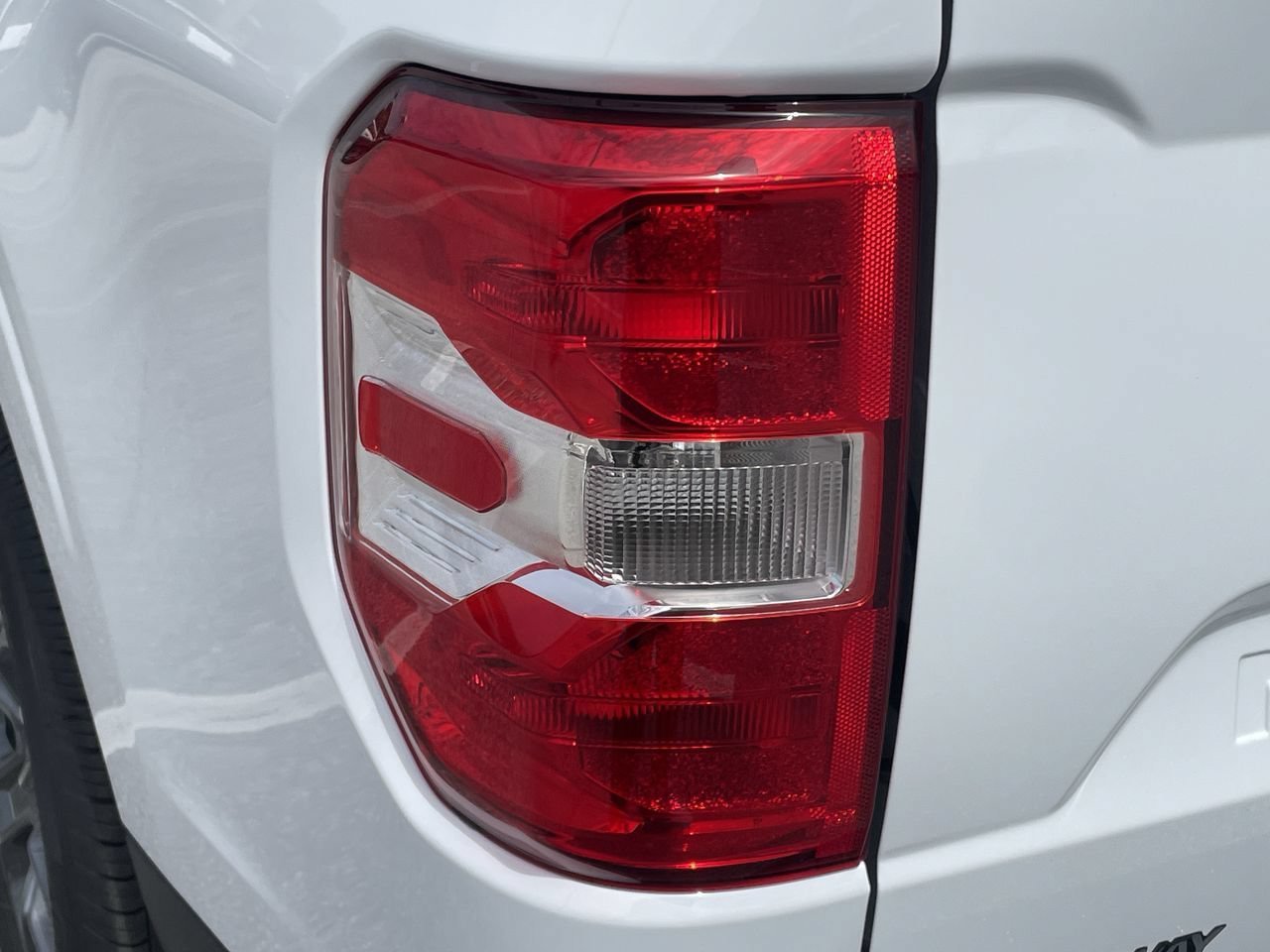 New 2026 Oxford White Ford XLT image 7