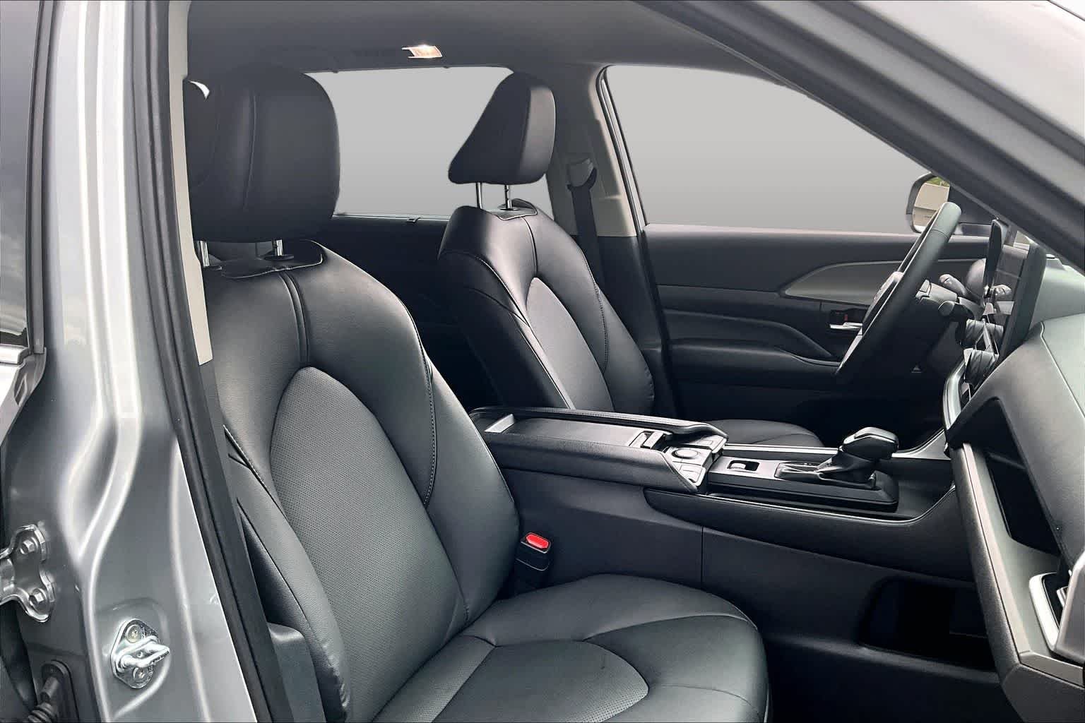 Used 2025 Celestial Silver Metallic Toyota XLE image 9