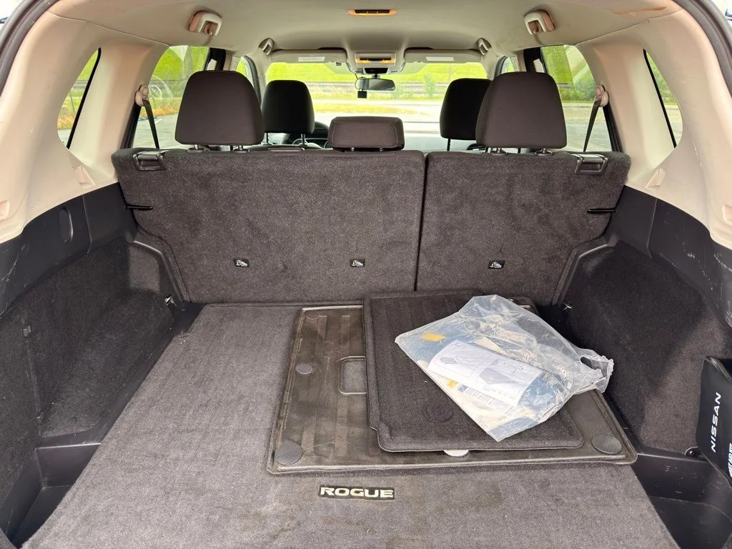 Used 2023 White Nissan S image 28