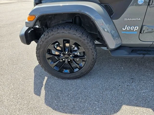 Used 2022 Gray Jeep Unlimited Sahara image 27