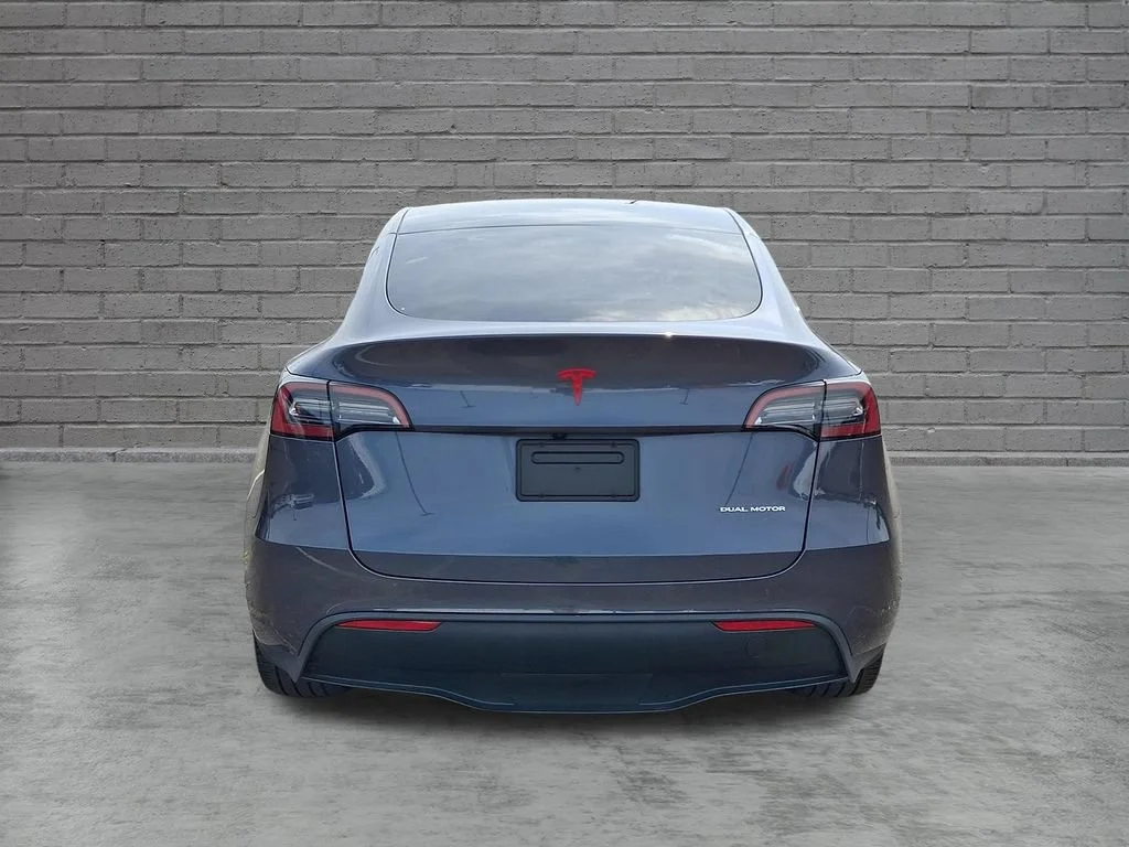 Used 2023  Tesla Long Range image 9