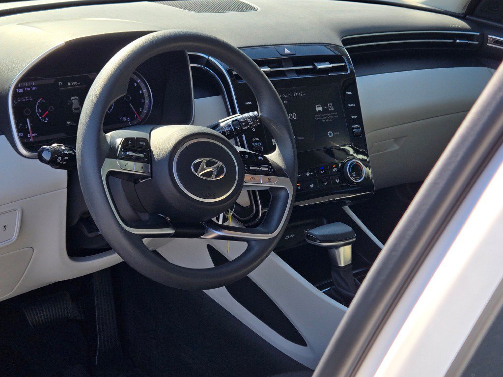 Used 2024 White Pearl Hyundai SE image 20