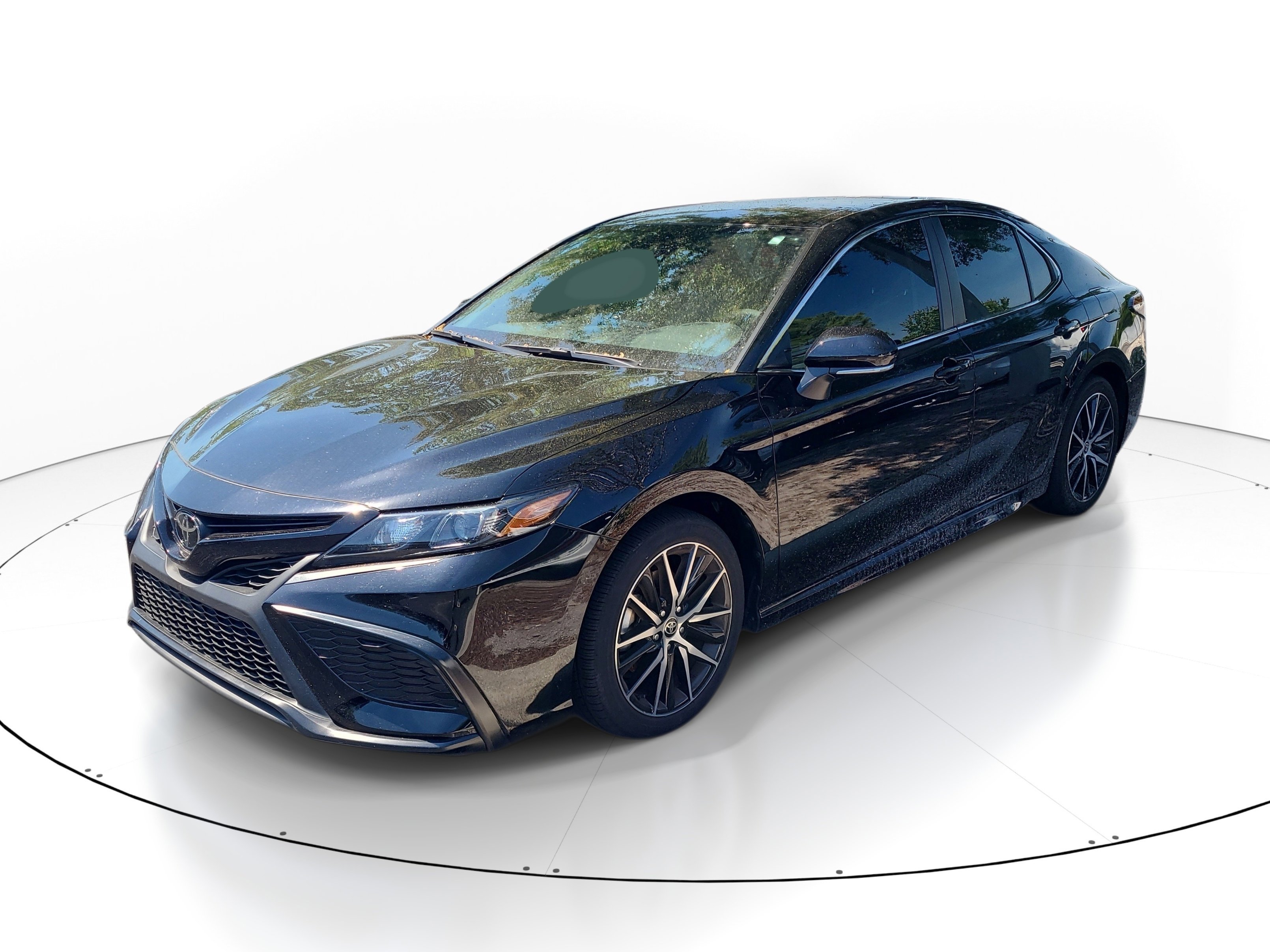 Used 2024  Toyota  image 2