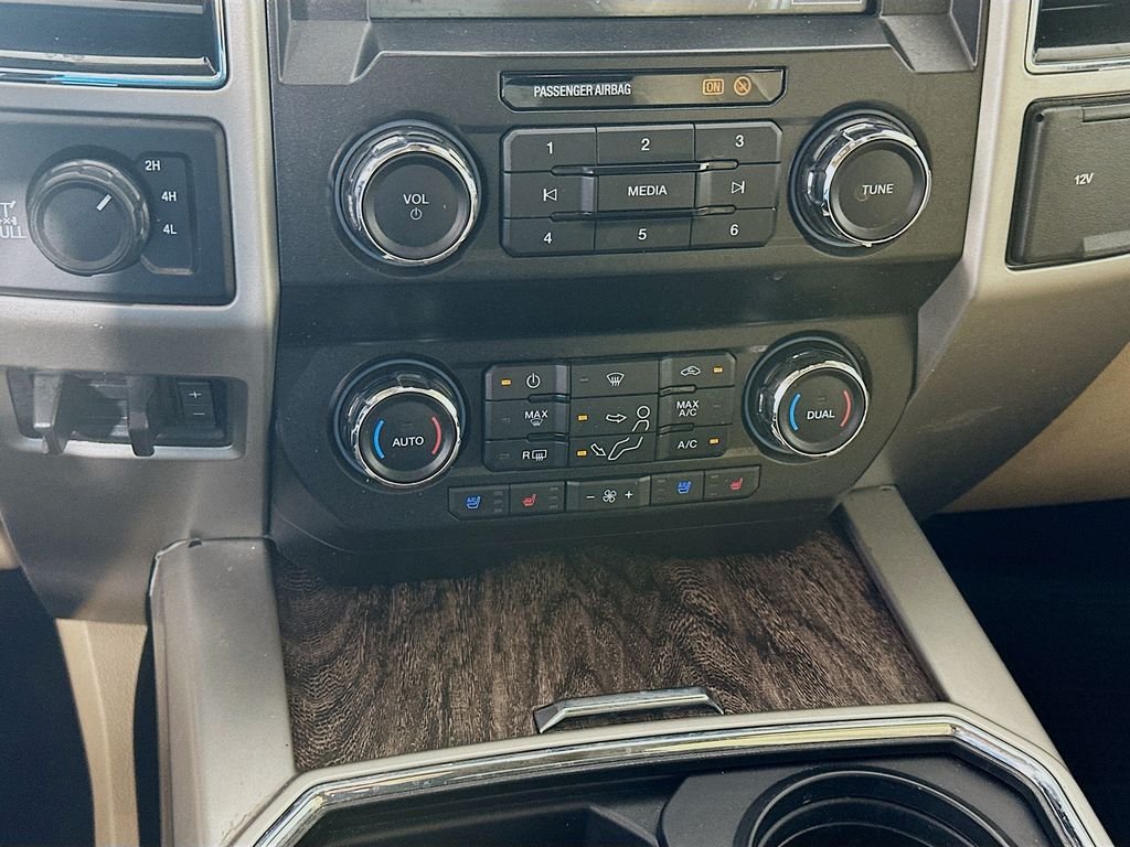 Used 2019 Black Metallic Ford Lariat image 16