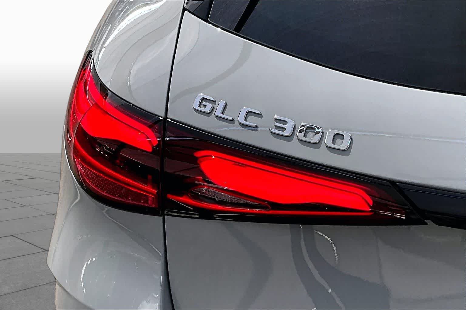 New 2026 MANUFAKTUR Alpine Grey Mercedes-Benz GLC 300 image 6