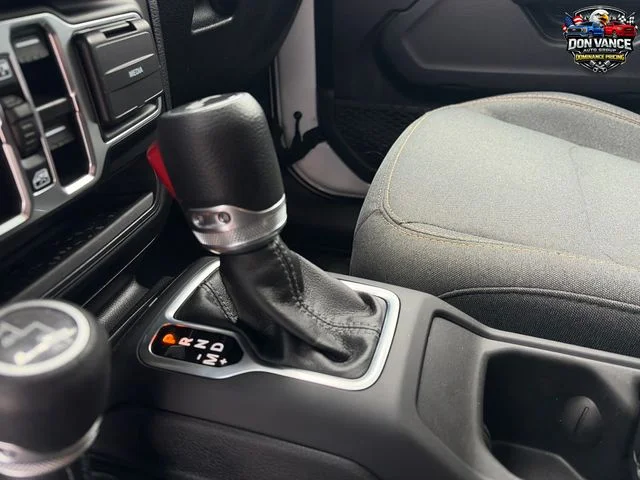 Used 2025 White Jeep Sport S image 22