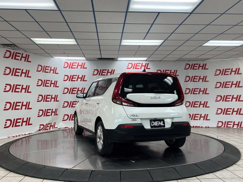 Used 2022 White Kia LX image 5
