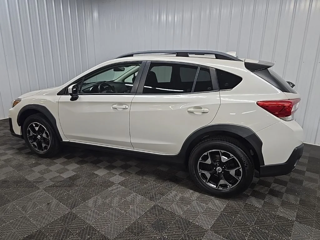 Used 2018 Crystal White Pearl Subaru 2.0i Premium image 4