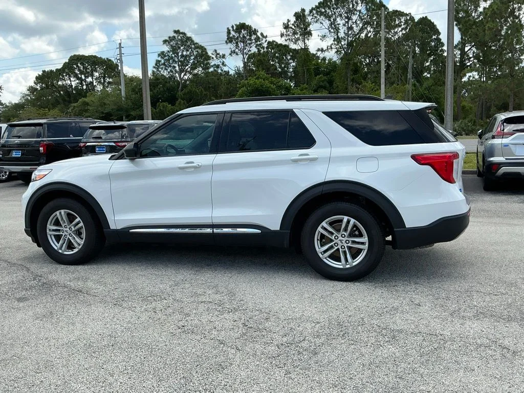 Used 2023 White Ford XLT image 3