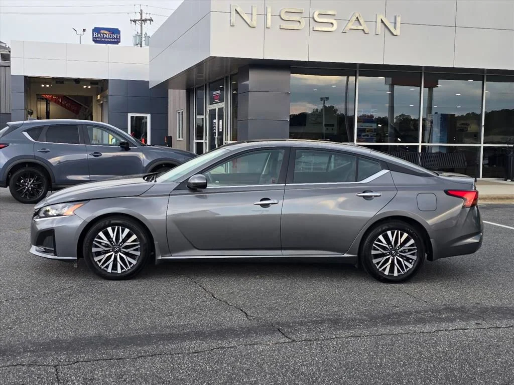 Used 2024 Gray Nissan 2.5 SV image 23